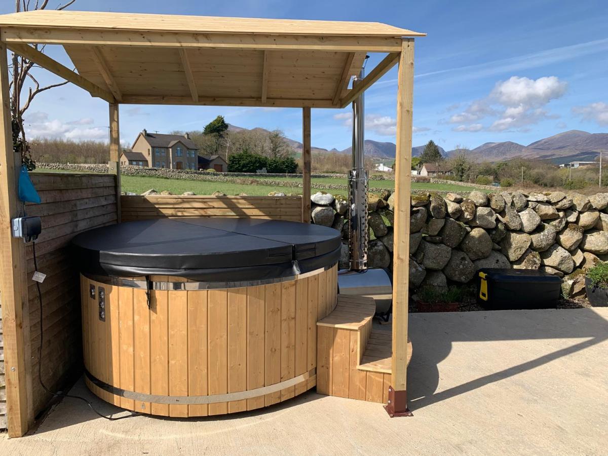 Moneydarragh Cottage With Uninterrupted Mountain And Sea Views- Hot Tub Available For Hire Annalong Exterior photo