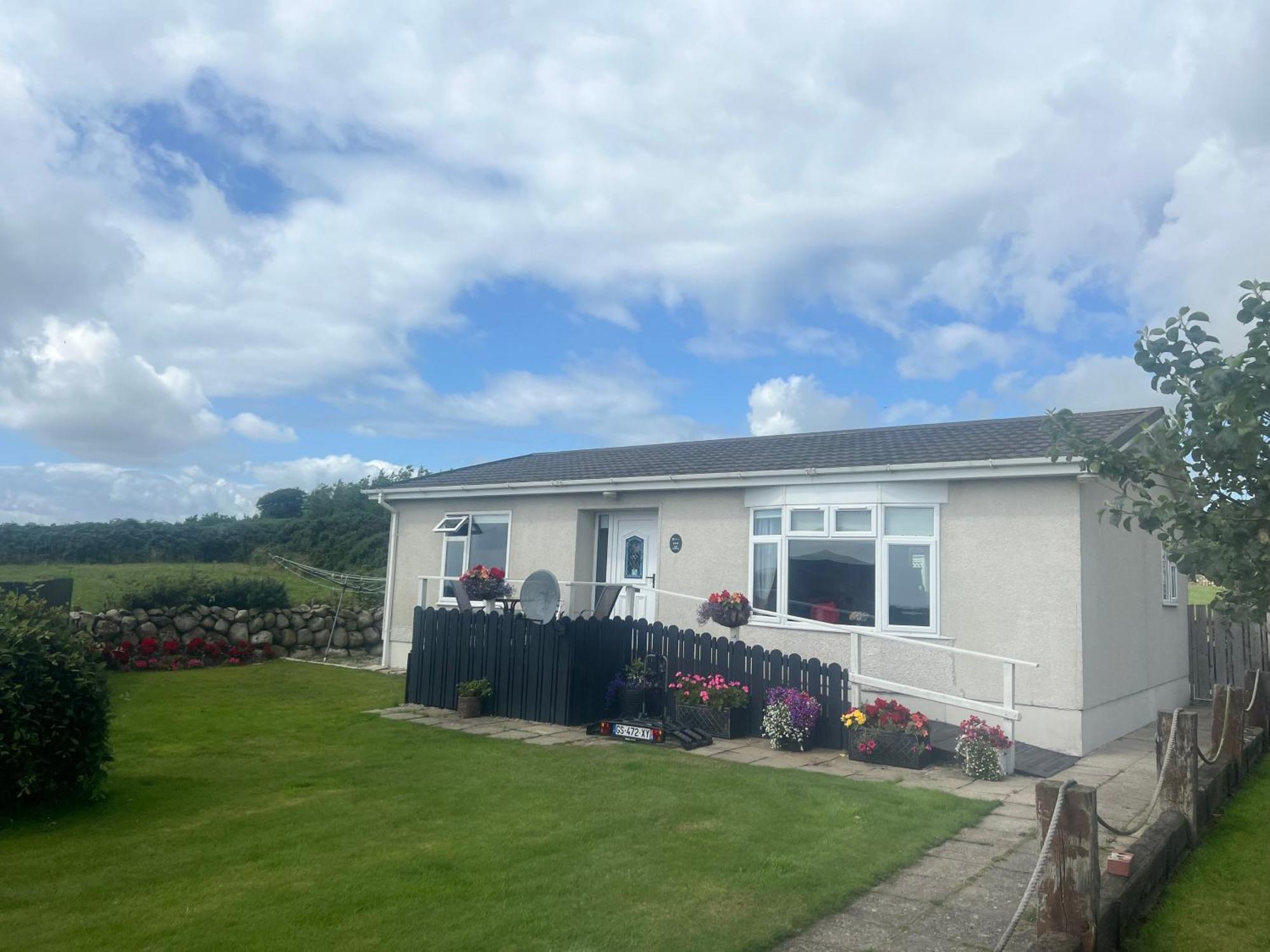 Moneydarragh Cottage With Uninterrupted Mountain And Sea Views- Hot Tub Available For Hire Annalong Exterior photo