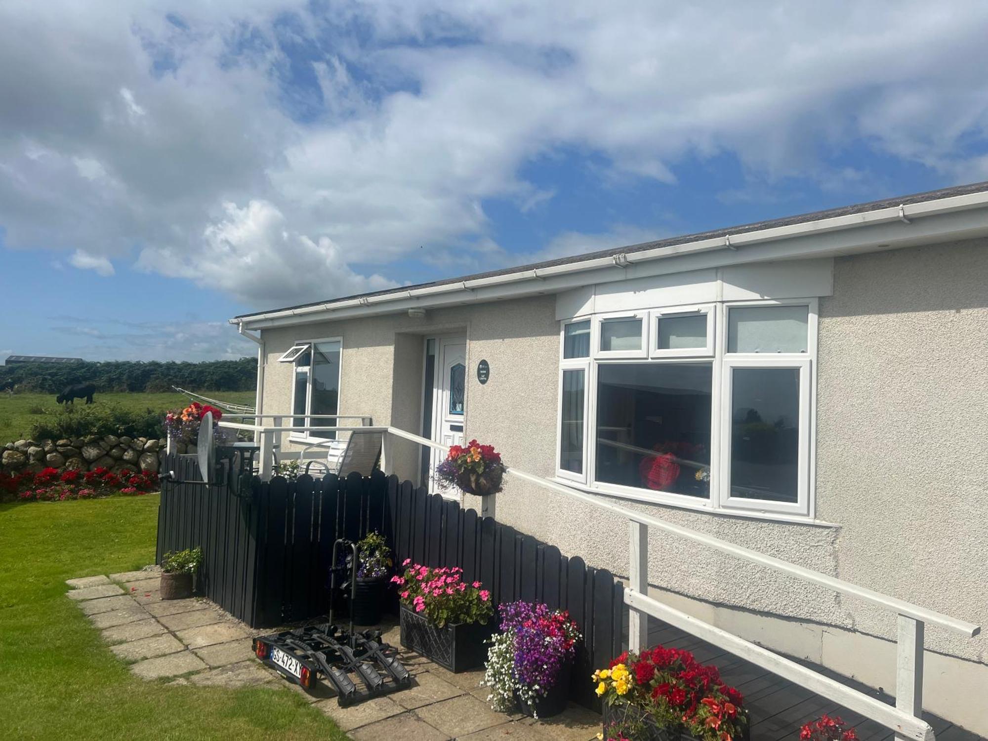Moneydarragh Cottage With Uninterrupted Mountain And Sea Views- Hot Tub Available For Hire Annalong Exterior photo